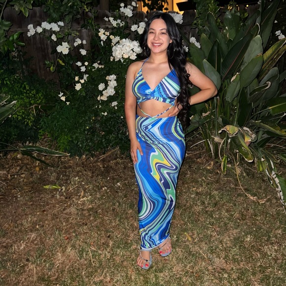 All outfits worn 1 time 30$ each - Picture 4 of 5